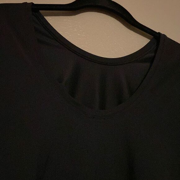 Spanx® LONG SLEEVE SCOOP NECK BODYSUIT IN BLACK small - Picture 4 of 8